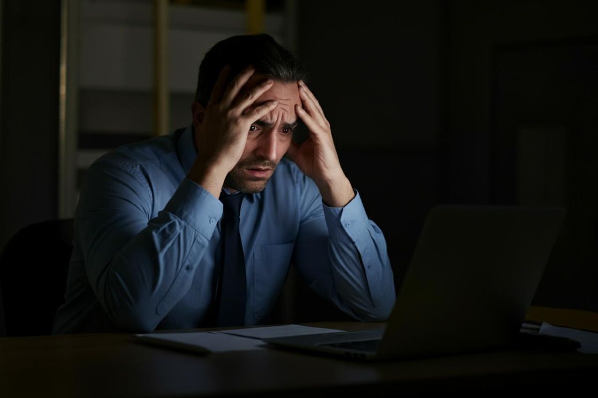 Un lavoratore su cinque a rischio esaurimento da stress: numeri in crescita