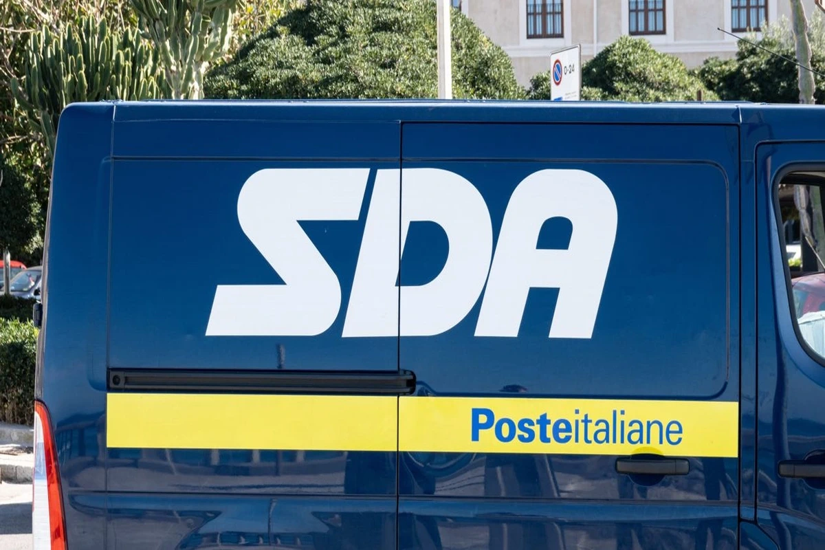 Il tuo diploma vale oro. Sda express courier assume a tempo pieno scopri i requisiti segreti per entrare nel mondo della logistica di Poste Italiane_