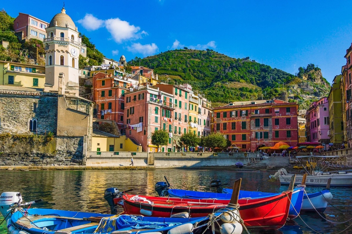 Turismo o sopravvivenza Cinque Terre 2025, il bivio. La grande scelta tra tradizione e l’assalto dei visitatori (2)