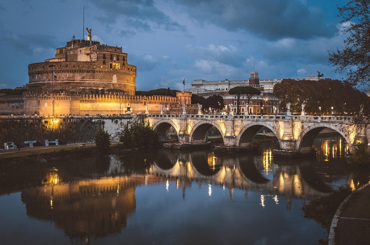Passeggiare su questa via di Roma è come rivivere la Dolce Vita: 500 metri di puro fascino