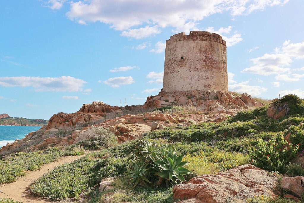 La perla archeologica della Sardegna è il borgo che ti farà camminare nella storia