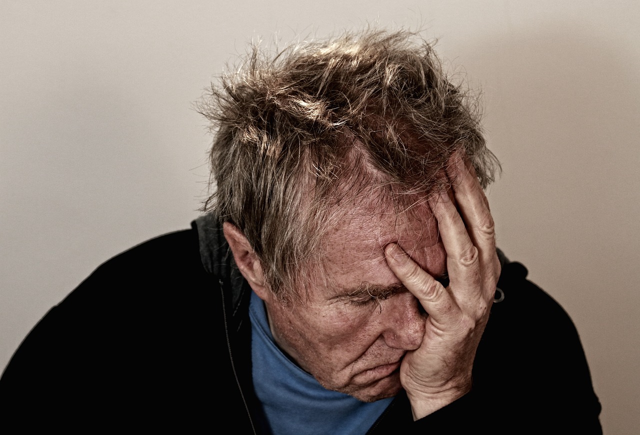 Quando la memoria vacilla: i campanelli d’allarme che pochi collegano ai rischi reali