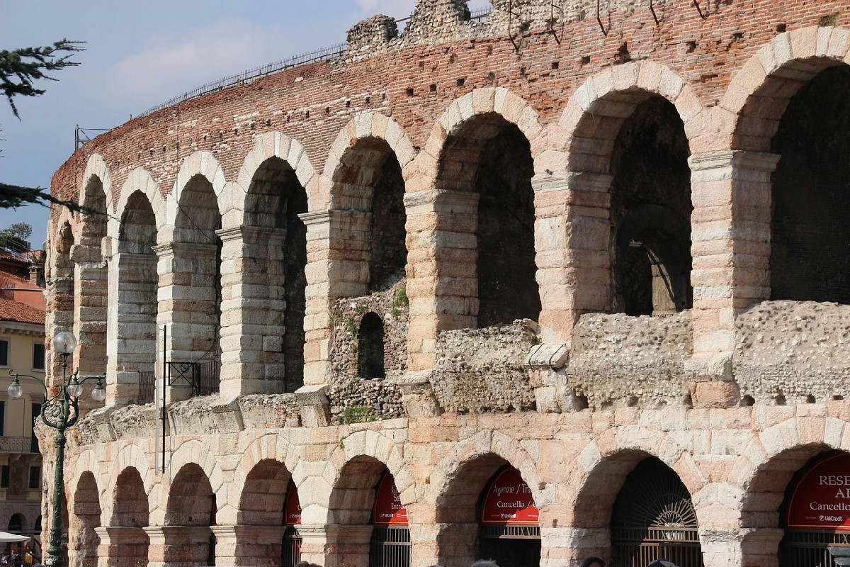 Verona accende l’attesa per Milano Cortina 2026: eventi, emozioni e atmosfere senza eguali