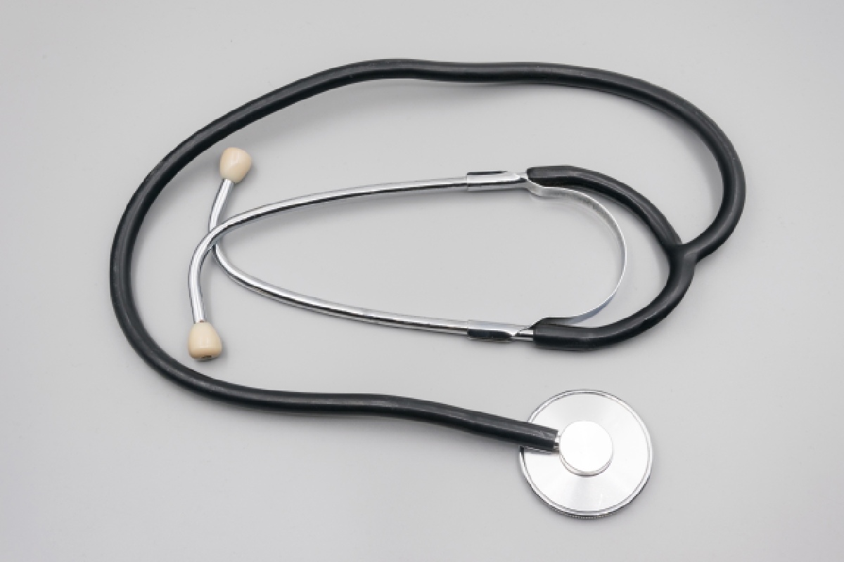 Uno stetoscopio