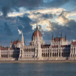 Budapest illumina l’Avvento: ecco perché i suoi mercatini natalizi sono il vero gioiello d’Europa